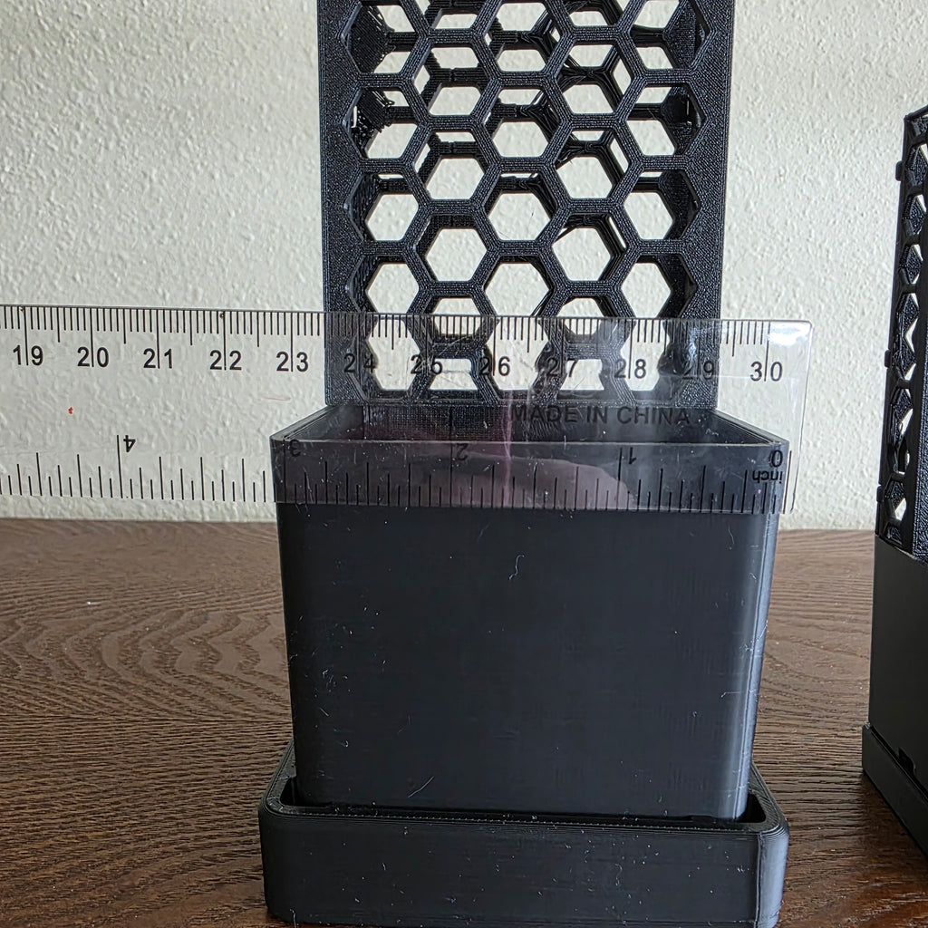 3D Printed Planter with Integrated Moss Pole | Small Climbing Plant Pot for Pothos, Philodendron & Monstera