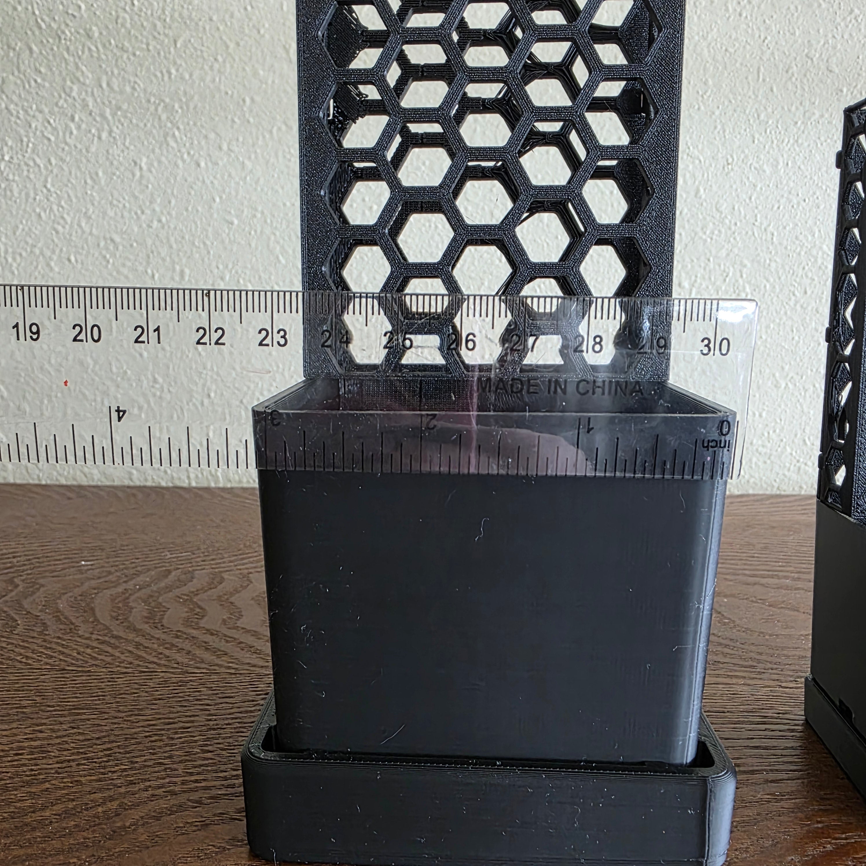 3D Printed Planter with Integrated Moss Pole | Small Climbing Plant Pot for Pothos, Philodendron & Monstera