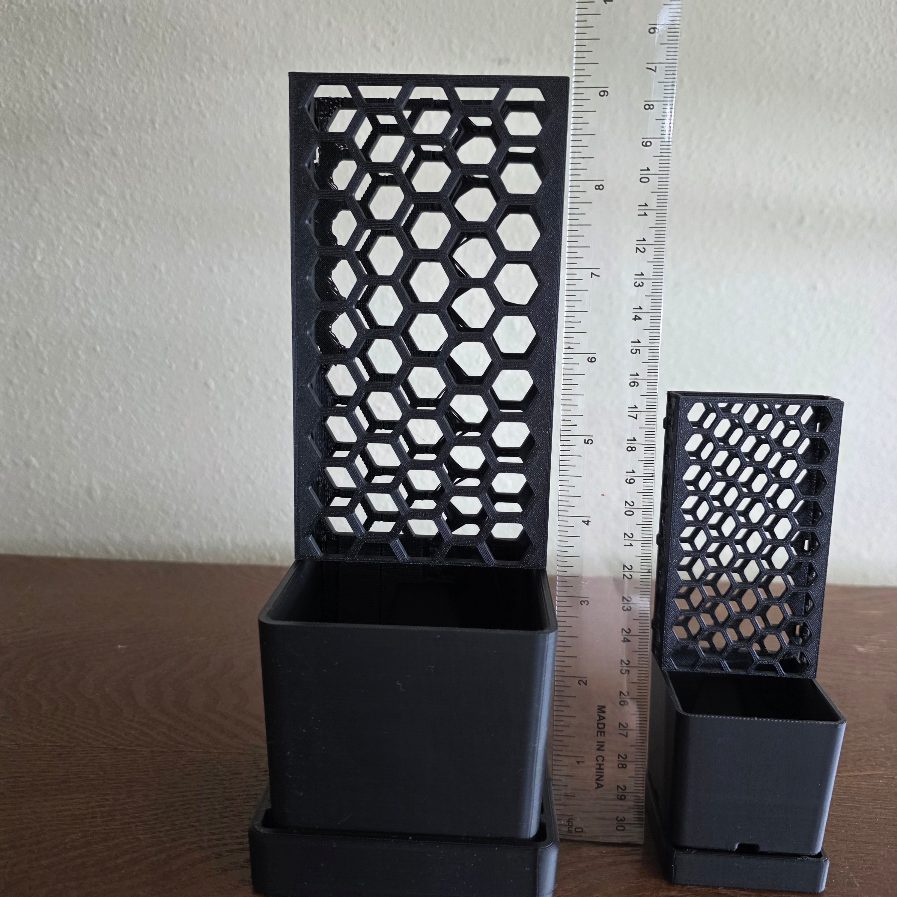 3D Printed Planter with Integrated Moss Pole | Small Climbing Plant Pot for Pothos, Philodendron & Monstera